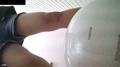 邵X荃TWTP 双镜头偷拍几个漂亮高中小姐姐各种姿势嘘嘘 5V